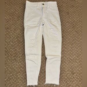 American Eagle White Distressed Cropped Jeans